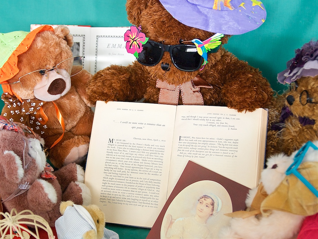 BearsreadBooksAusten4 small 2084