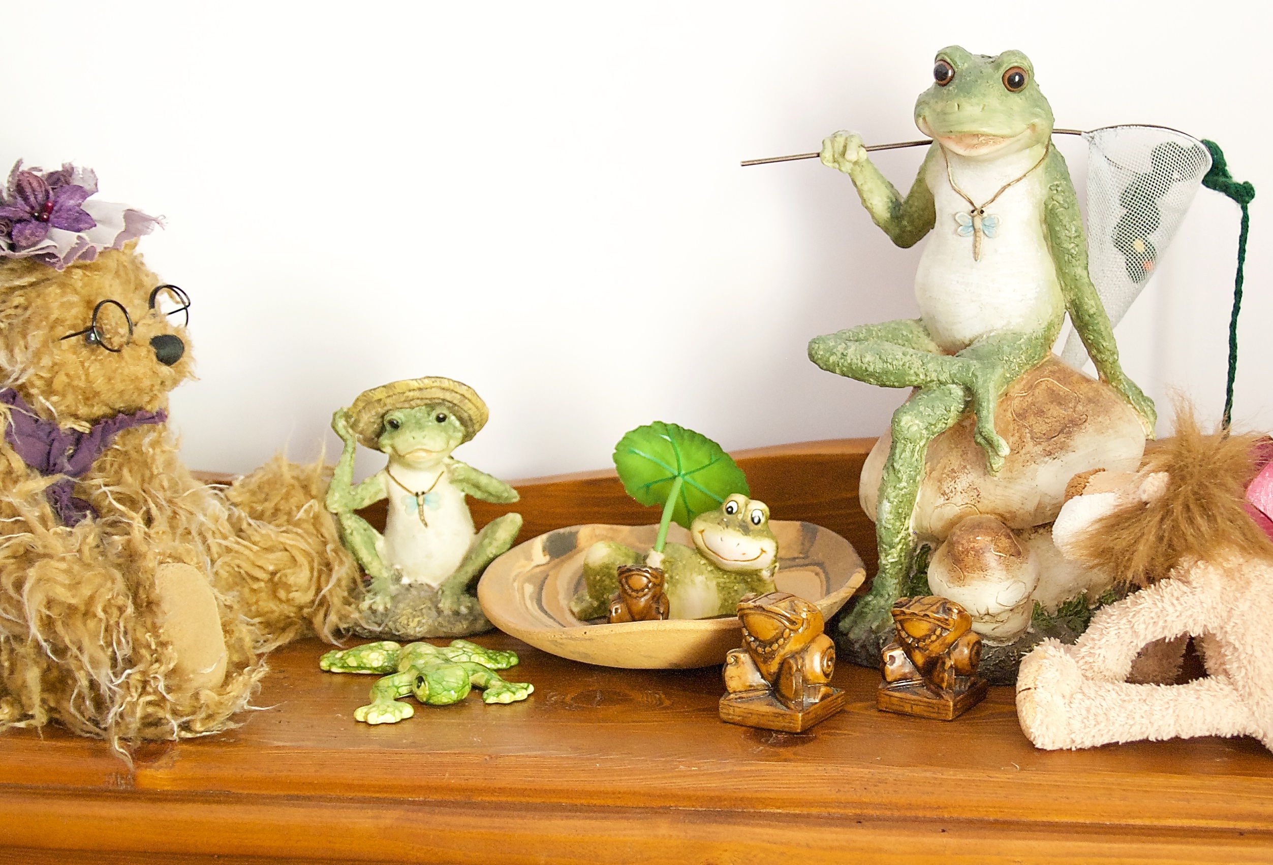 Visiting the frogs on the mantlepiece