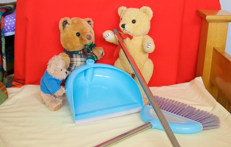 Little Teddy and Scotty and Old Yellow discuss turning a broom into a delicate medical instrument