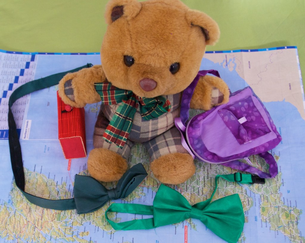 Scotland the Brave and his travelling bags